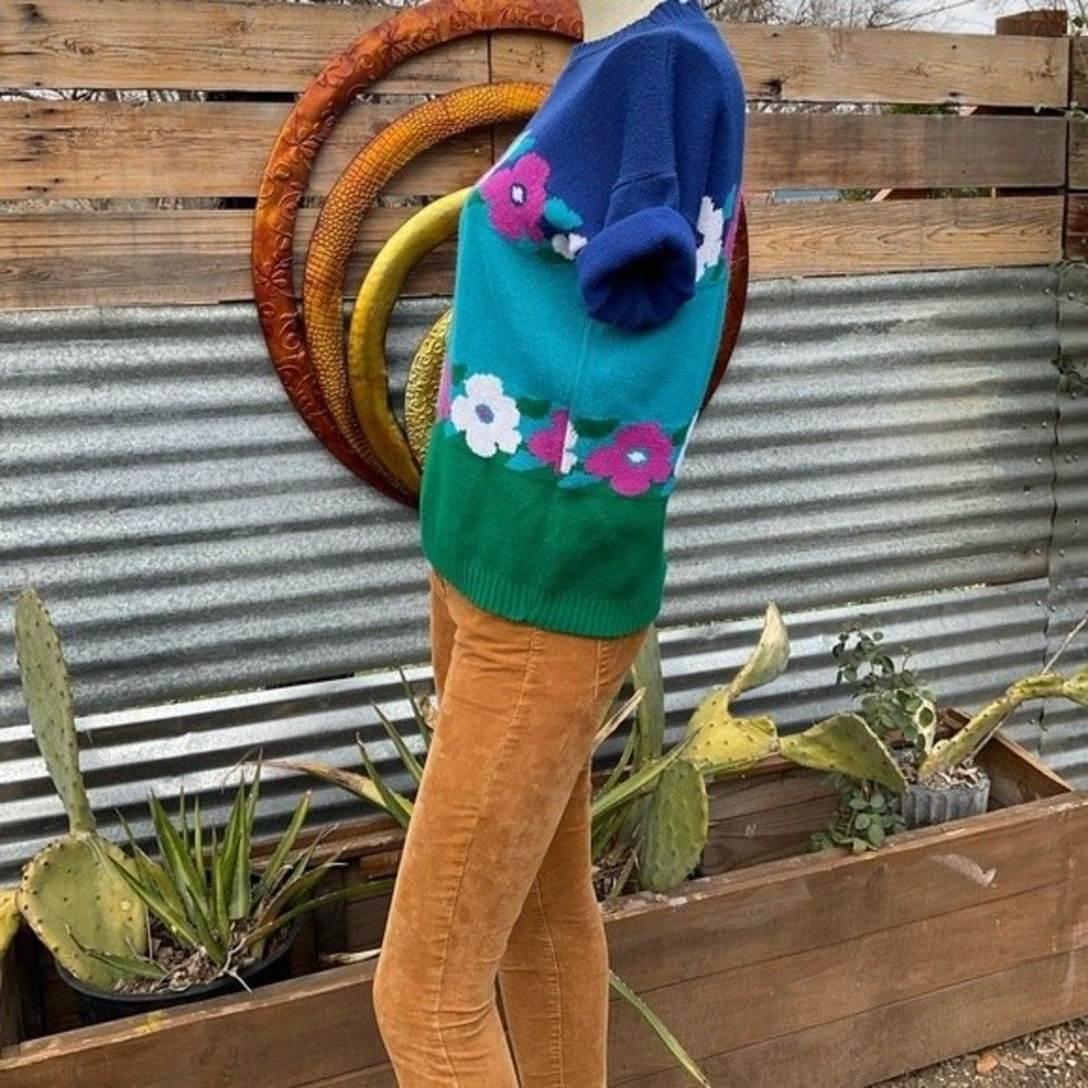 80’s Flower Power Sweater - Picture 2 of 8